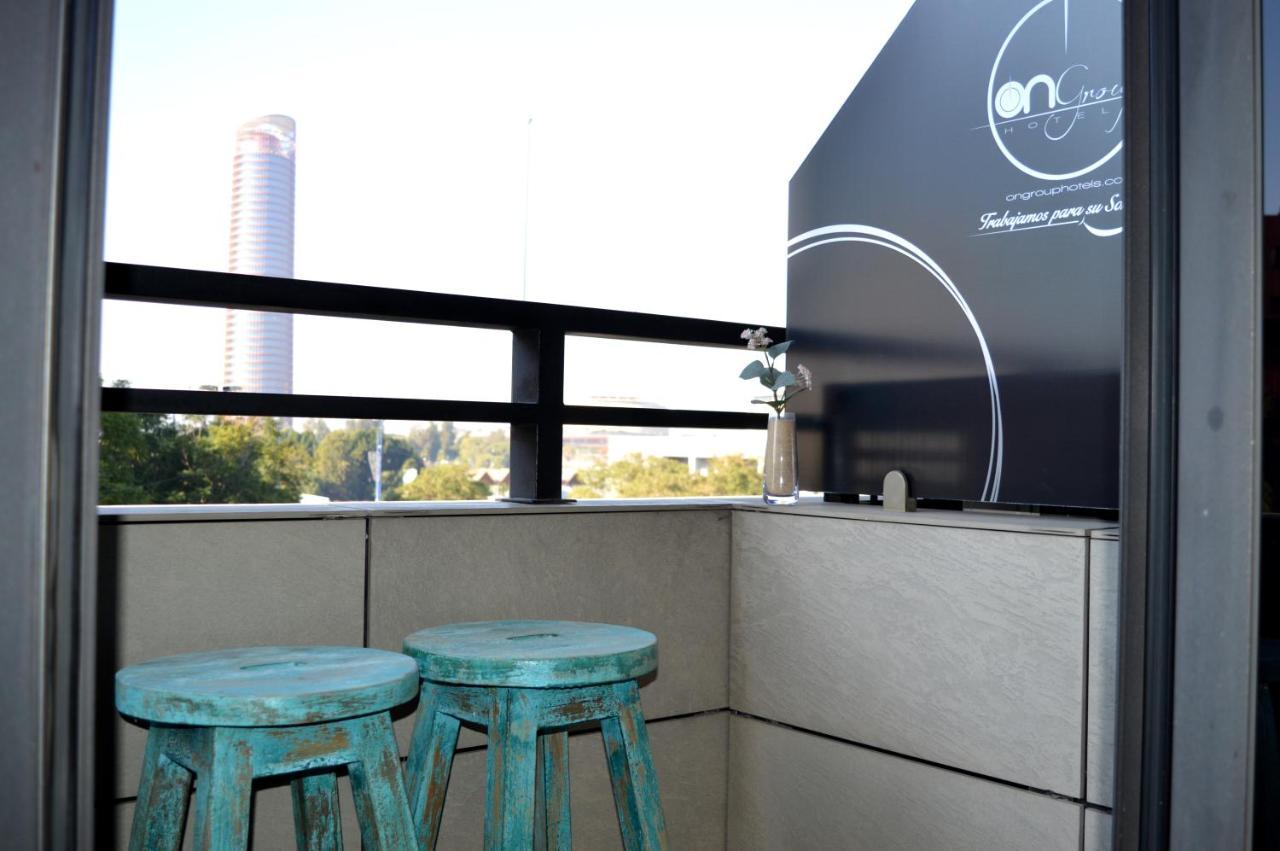 On Suites Sevilla Apartments Designed For Adults Exterior foto
